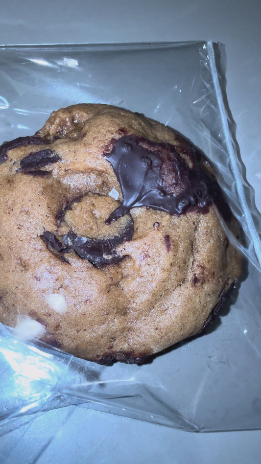 Vegan & Plant Based Banana Chocolate Chip Cookies